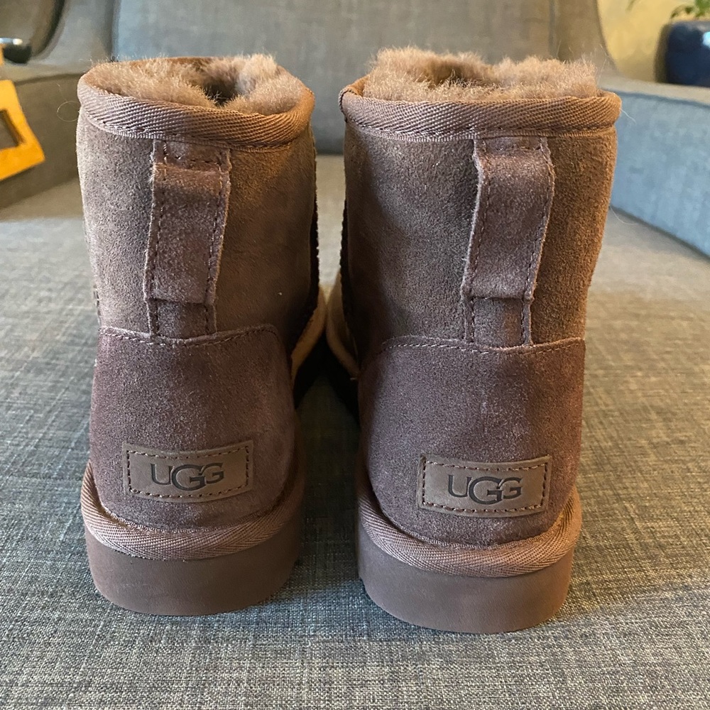 Ugg size 9 mini boot
